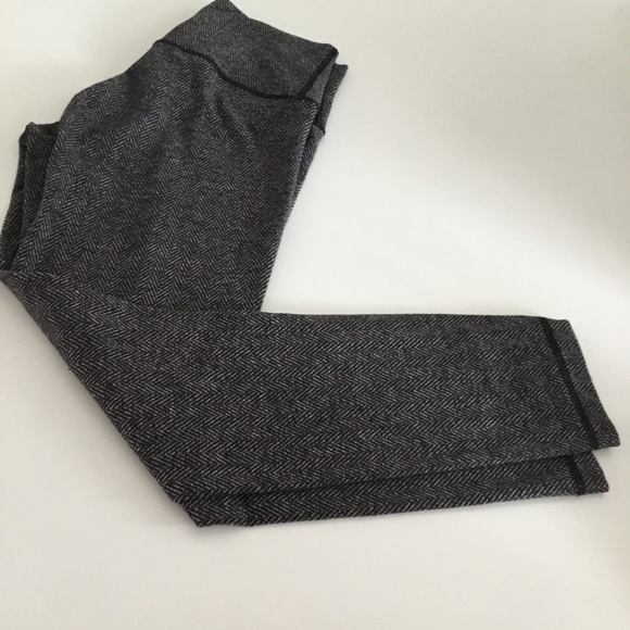 LULULEMON HIGH RISE LEGGINGS - Picture 7 of 8